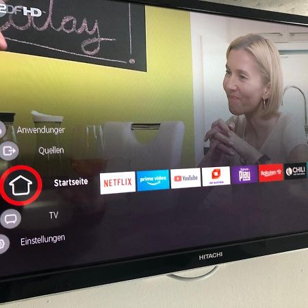 Modernes Zimmer Mit Kuechenzeile Und Bad Denkte Екстериор снимка